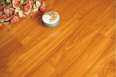 鋪貼強化地板好還是竹木地板好?看過之后,你就會知道那種材料是會坑人的!