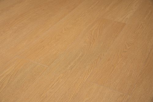 現場實測 升達金剛地板，耐污、耐磨、抗重壓的強化地板之選